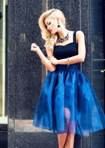 Casual Dress na may T-shirt at Organza Skirt