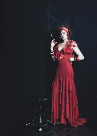 Bihisan ang heroine Myrtle mula sa Great Gatsby movie