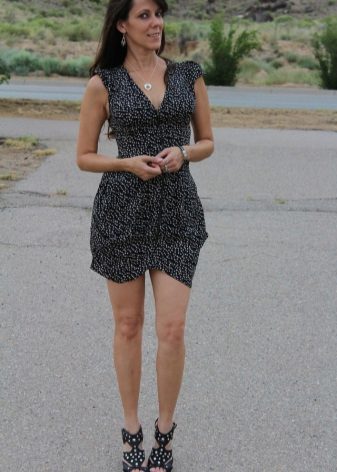 Polka Dot Sandals sa Polka Dot Dress