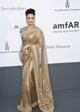  Aishwarya Paradise sa isang sari 2013