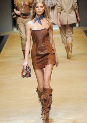 Suede dress na may katad
