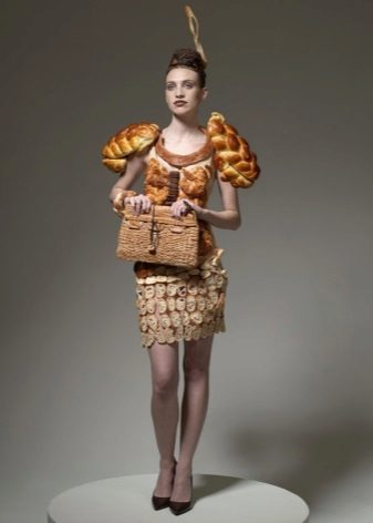 Magdamit mula sa bread roll