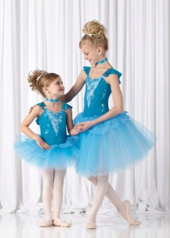 Dress-pack para sa mga batang babae mula sa tulle