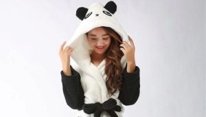 Bathrobe na may hood