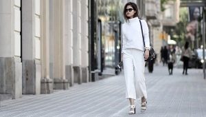 White sandalyas