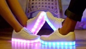 Kumikinang na sapatos