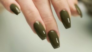 Fashion trend manicure khaki