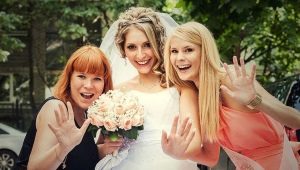 Mga hairstyles sa kasal para sa mga bridesmaids