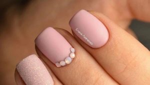 Maliwanag matte manicure - mga naka-istilong ideya at solusyon