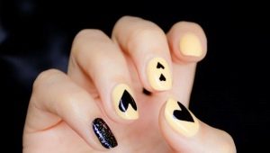 Mga pagpipilian at paraan upang lumikha ng isang manicure na may mga puso