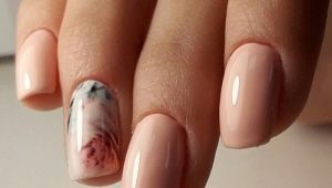 Mga variant ng disenyo ng magiliw at nakapapawi na manicure