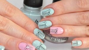 Disenyo ng gel nail polish sa mga kulay na pastel