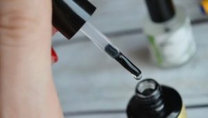 Goma base para sa gel polish: mga tampok at rekomendasyon para sa paggamit