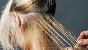 Mga subtlety ng proseso ng pag-alis ng mga extension ng buhok