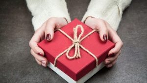 Ang mga ideya sa orihinal na mga regalo sa kaarawan sa kanyang asawa