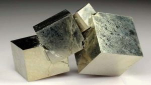 Pyrite: ang halaga at mga katangian ng bato