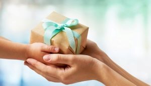 Bakit hindi maaaring magbigay ng mga regalo nang maaga?