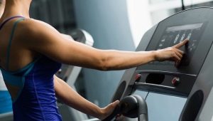 Paano i-on ang gilingang pinepedalan sa gym at ayusin ito?