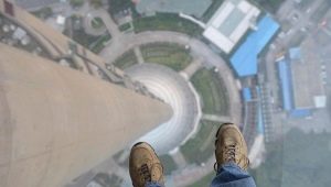 Paglalarawan ng acrophobia at pamamaraan ng pakikibaka
