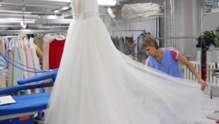 Dry-cleaner ng isang damit-pangkasal