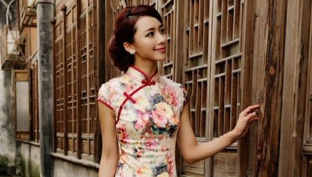 Dresses in Chinese style at national dresses qipao