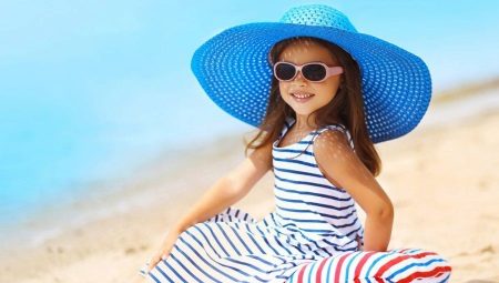 Summer dresses para sa mga batang babae