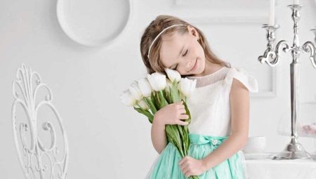 Prom dresses para sa mga batang babae sa kindergarten
