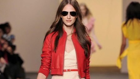 Summer jackets para sa mga kababaihan - pagiging praktiko at kaginhawahan