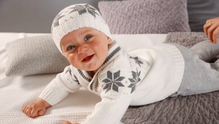 Costumes for newborns