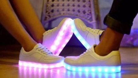 Kumikinang na sapatos
