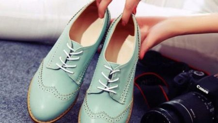 Babae oxfords