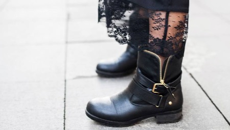 Mga short boots sa taglamig