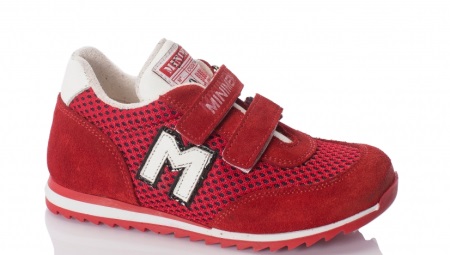 Mga sneaker minimen