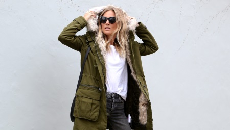 Parka na may hood na may balahibo