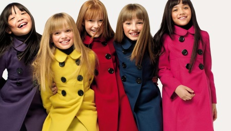 Raincoat para sa mga batang babae sa paaralan