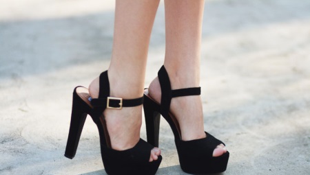 Sandals shoes