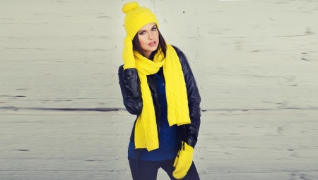 Dilaw na scarf