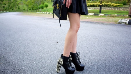 Thorn Boots