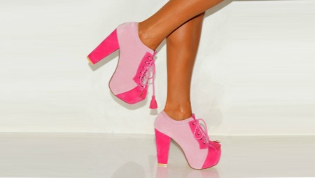 Mga sapatos na pink na sapatos