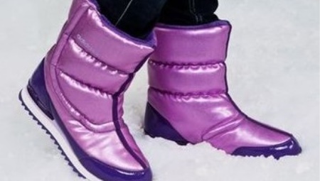 Mga pambabae sports boots
