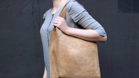 How to clean a suede bag at home?