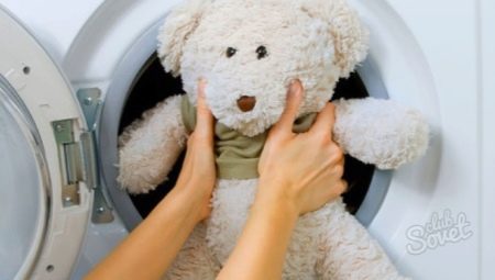 Paano maghugas ng malambot na mga laruan sa washing machine?