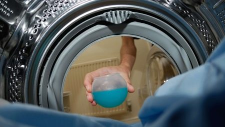 Paghuhugas ng mga lamad na damit sa isang washing machine