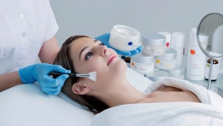 Mga tampok ng pamamaraan para sa soft atraumatic facial cleansing