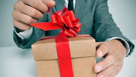 Pagpili ng regalo para sa isang tao ng Cancer