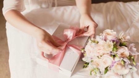 What to give my sister for the wedding?