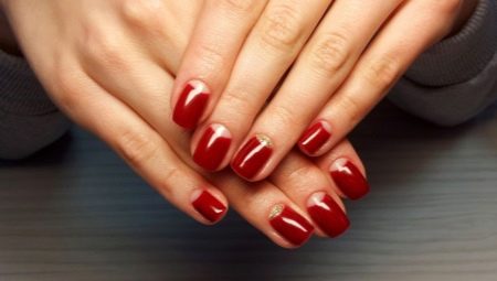 The design and decor of the moon manicure: what happens and who suits?