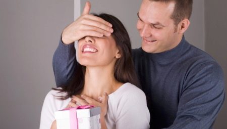 What gift to choose for a wedding anniversary?