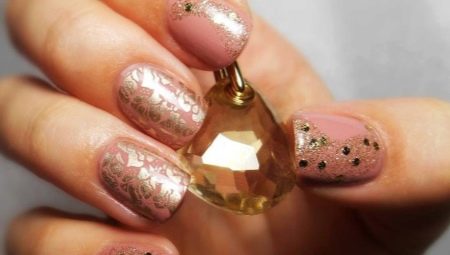 Pink at gintong manicure: mga tampok at modernong mga ideya