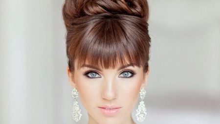 Mga hairstyles sa kasal na may mga bangs